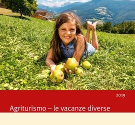 Agriturismo, le vacanze diverse: il nuovo catalogo 2019 di Gallo Rosso