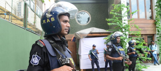 Arrestato in Bangladesh l’organizzatore dell’attentato che uccise 9 italiani