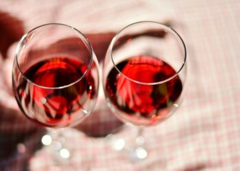 Barolo e Barbaresco anticipano il debutto delle ultime annate