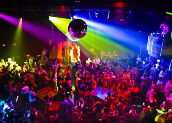 Discoteche: Cangini (FI), legge per chiuderle alle 24 per i minori di anni16