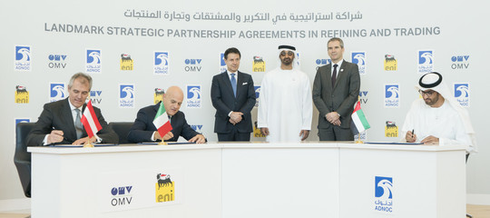 Eni, accordo negli Emirati per l’acquisizione del 20% di Adnoc Refining
