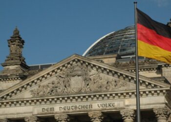 Germania: hackerati i dati di centinaia di politici