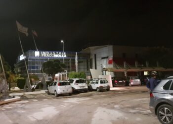 Giù dal tetto del capannone,muore 24enne