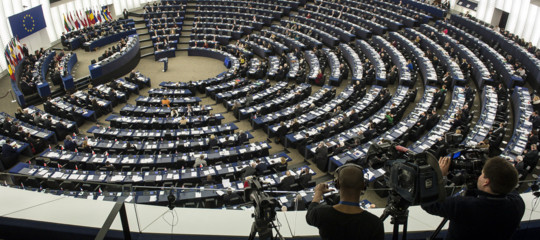 Gli Stati antidemocratici fanno paura, l’Ue aiuterà le organizzazioni non governative