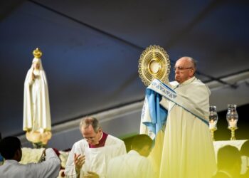 Gmg, prodotti in Calabria paramenti Papa