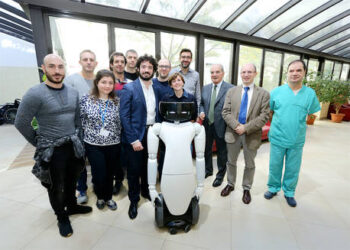 I robot umanoidi debuttano negli ospedali italiani – FOTO E VIDEO