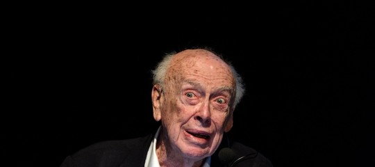 Il Nobel Watson non è affatto nuovo a gaffe su neri, donne e omosessuali 