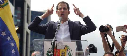 Il Venezuela ha due presidenti. La sfida di Guaidó a Maduro
