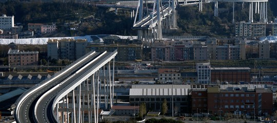 La Finanza nelle sedi di Spea per l'inchiesta sul ponte Morandi