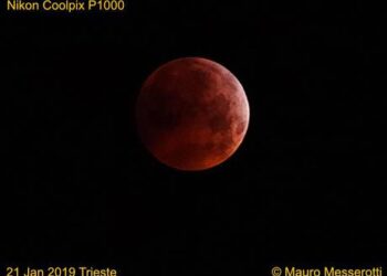 Le immagini della Superluna rossa