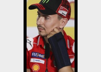 Lorenzo si frattura lo scafoide sinistro