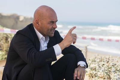 Montalbano tra i migranti, è subito polemica  