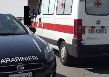 Muore carbonizzato in strada a Milano