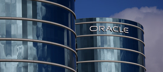 Oracle paga le donne 13.000 dollari in meno dei maschi? Via alla class action