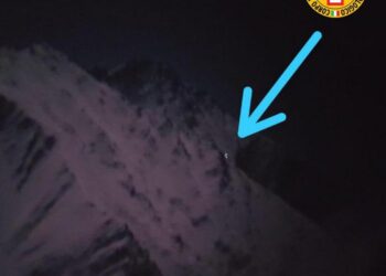 Salvati in cascata con volo notturno