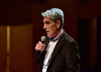 Sardegna Teatro, no cambio regole
