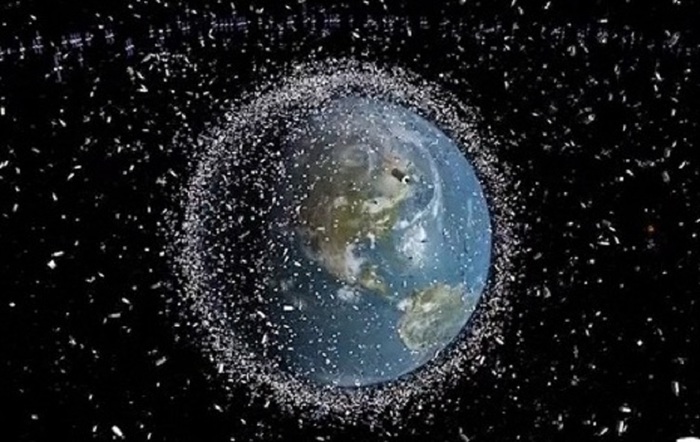 Satelliti in orbita, ecco la formula per non farli cadere – L’ESPERTO IN VIDEO