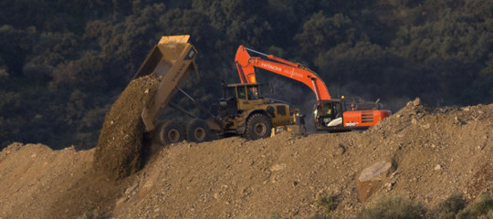 Scavato metà tunnel parallelo al pozzo dove c’è Julen, prossime ore decisive