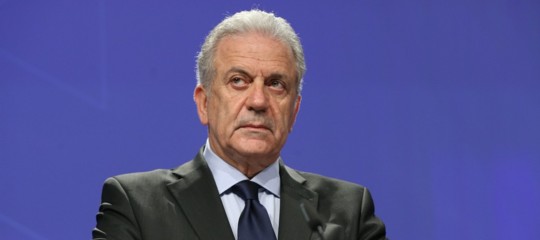 Spetta a Italia decidere lo stop a Sophia, spiega Avramopoulos