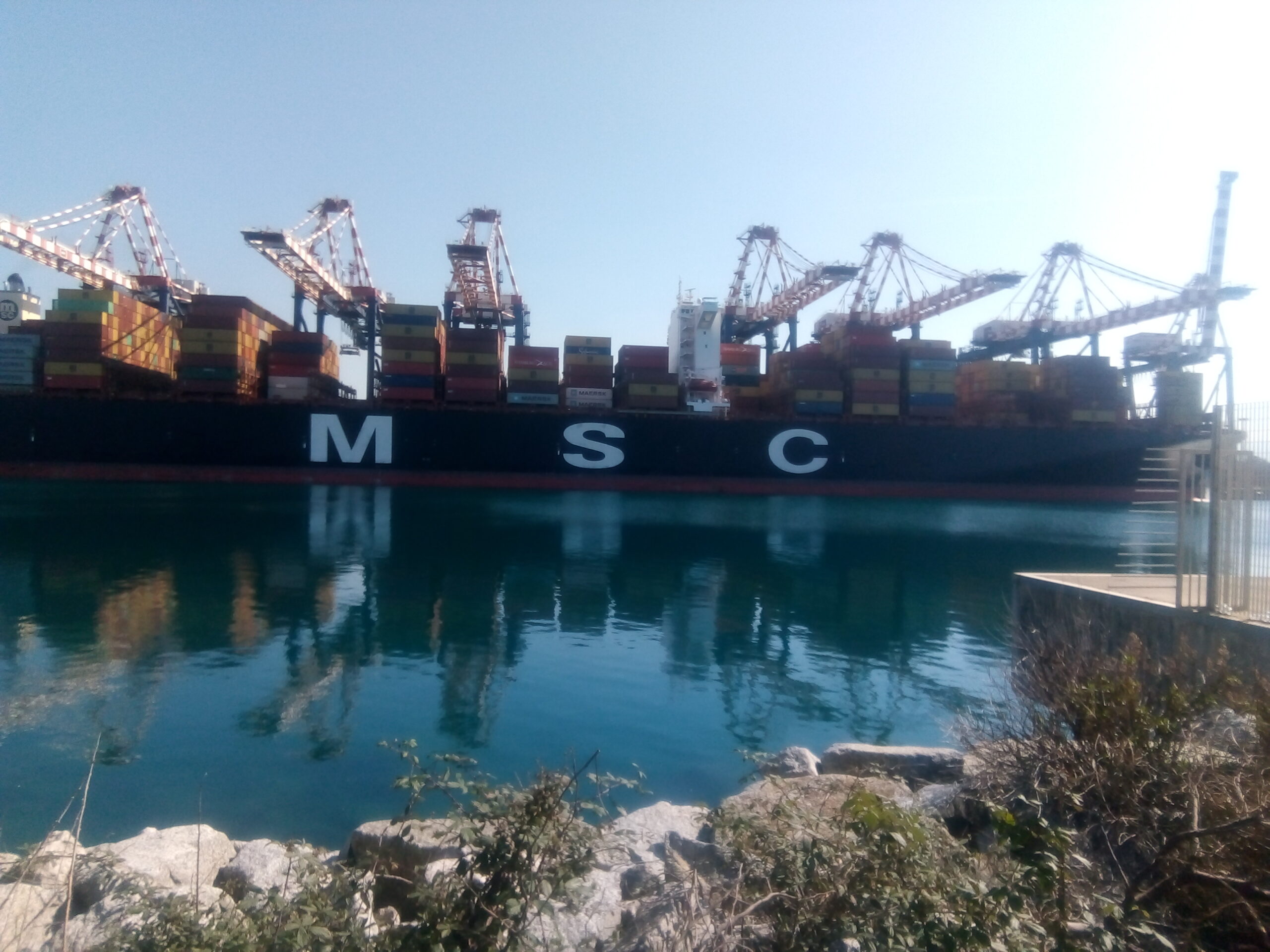 Porto di Gioia Tauro: il blocco continua, questa mattina la solidarietà dei Sindaci.