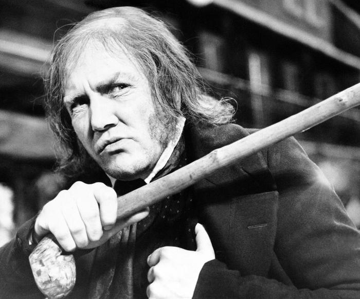 Addio a Finney da Poirot a Skyfall