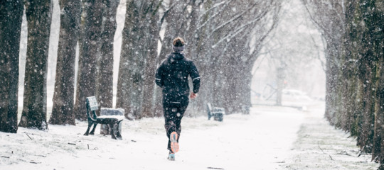 Allenarsi di inverno fa bene alla salute, dicono i medici