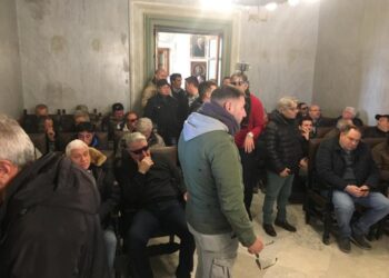 Blutec: occupato di nuovo il municipio