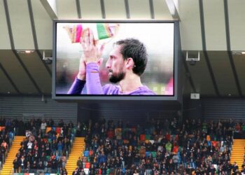 Calcio: omaggio Serie A ad Astori, applauso al 13′ in stadi