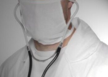 Carabinieri: donna truffata e derubata da falso medico Inps