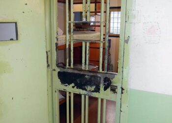 Carceri, agente aggredito a Catanzaro