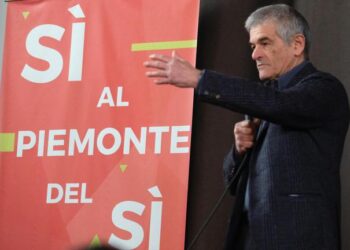 Chiamparino, reagire a bandiere del No