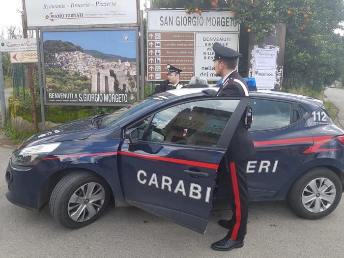 Cinque arresti per lesioni e estorsione