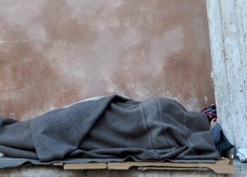 Clochard morta, forse malore per freddo