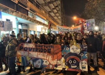 Corteo anti Salvini a Bari