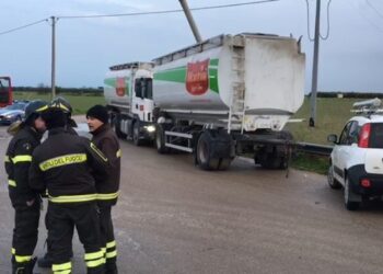 Foggia,autotrasportatore muore folgorato