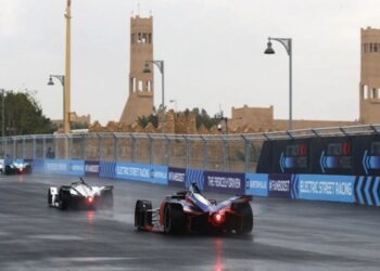 FORMULA E: grande spettacolo nell’E-PRIX DI RIAD