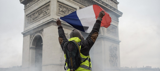 Gilet gialli: scontri a Parigi, Nantes e Tolosa