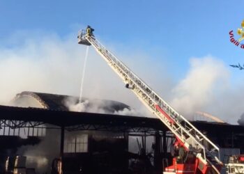 Incendi: distrutto capannone industriale a Gorizia