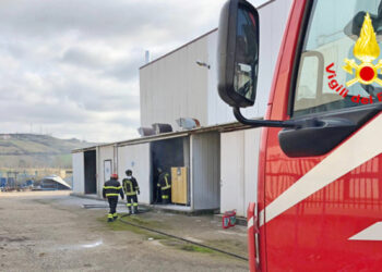 Incendio in azienda a Termoli