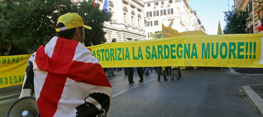 La protesta dei pastori sardi per il prezzo del latte 