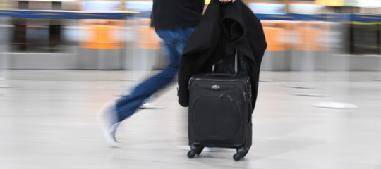 L’Antitrust ha multato Ryanair e WizzAir per la ‘tassa’ sui bagagli a mano