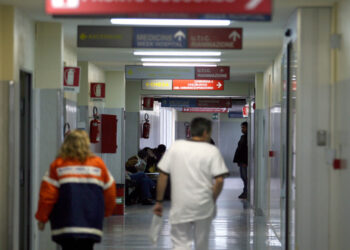 Monossido, madre e 3 figli intossicati