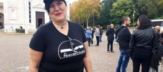 maglietta auschwitzland multa