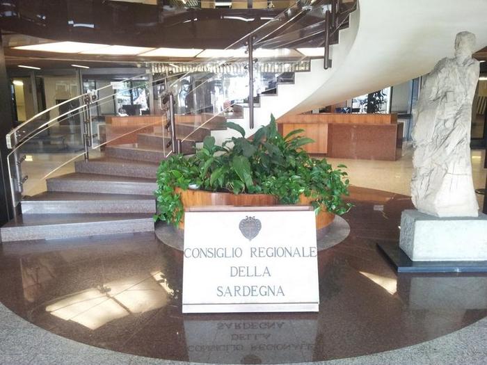 Otto impresentabili a regionali Sardegna