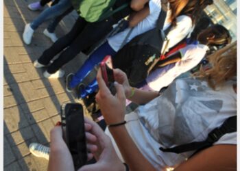 Per 46% govani i social sono un rischio