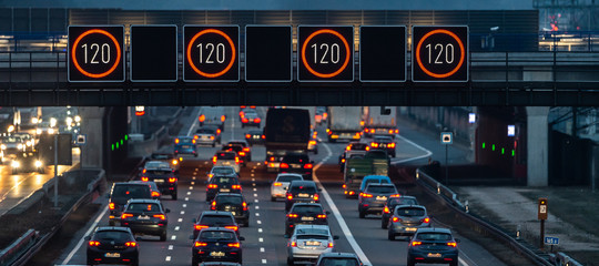 Perché i tedeschi si oppongono al limite di velocità in autostrada