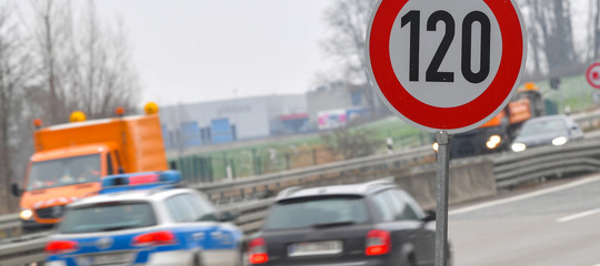 Perché i tedeschi si oppongono al limite di velocità in autostrada