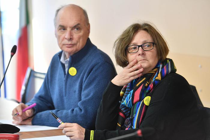 “Ridateci i vestiti di Giulio Regeni”