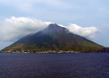 Stromboli generò tre tsunami nel Medioevo, può farlo ancora