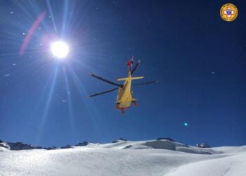 Travolto da valanga, muore scialpinista